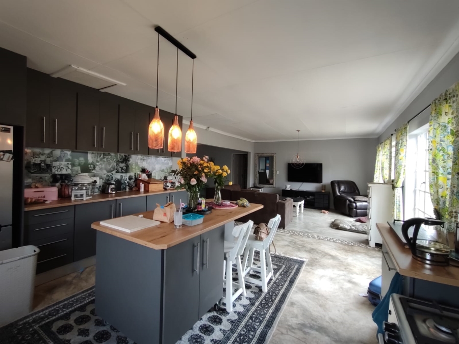 6 Bedroom Property for Sale in Flamwood North West
